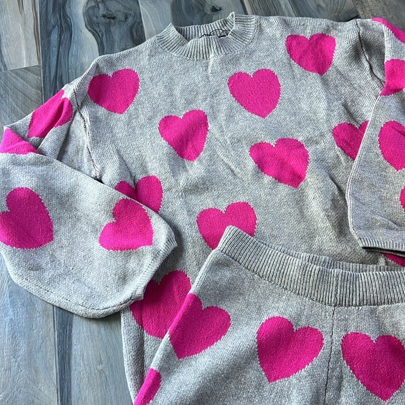 Knit sweater and shorts set - Picture 3 of 4